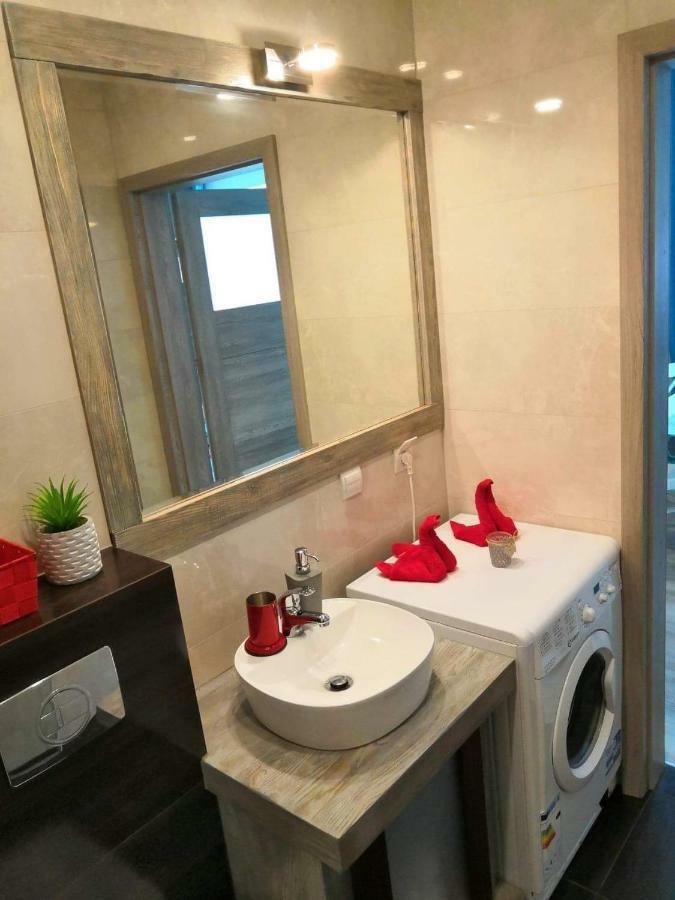 Nowy Luksusowy Apartament Amelia Lägenhet Kołobrzeg Exteriör bild